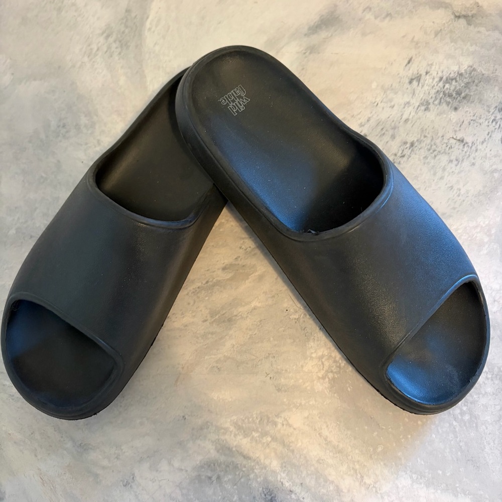 Wild Fable Black Slide Sandals